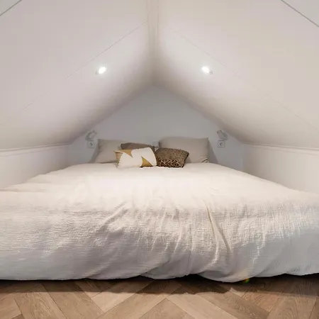 Tiny House 28 * Wenum
